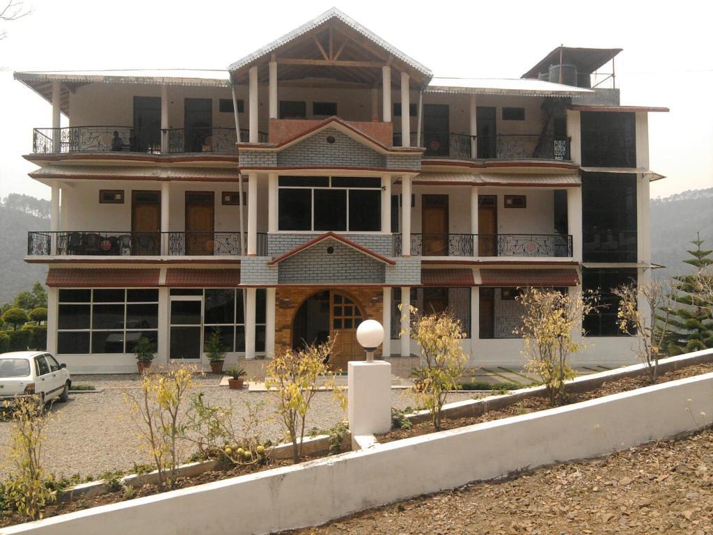 Sapphire Inn Bhimtal Ngoại thất bức ảnh